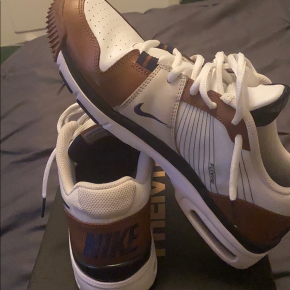 Tennis - Picture 4 of 4